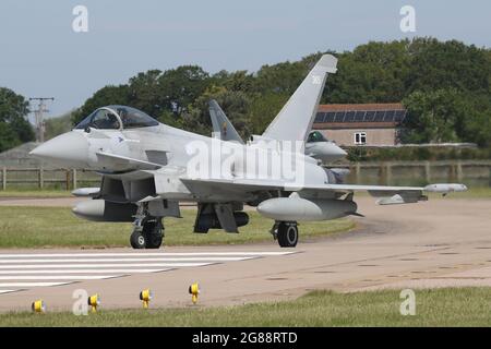 Avion FGR4 de la Royal Air Force à partir de 41 Sqn, l'unité d'essai et d'évaluation de la RAF qui s'est mise en place pour le départ à la RAF Coningsby, Lincolnshire. Banque D'Images