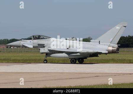 Avion FGR4 de la Royal Air Force à partir de 41 Sqn, l'unité d'essai et d'évaluation de la RAF qui s'est mise en place pour le départ à la RAF Coningsby, Lincolnshire. Banque D'Images