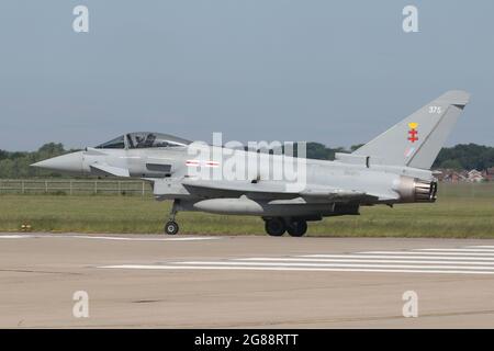 Avion FGR4 de la Royal Air Force à partir de 41 Sqn, l'unité d'essai et d'évaluation de la RAF qui s'est mise en place pour le départ à la RAF Coningsby, Lincolnshire. Banque D'Images