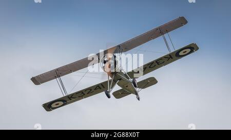 Old Warden, Royaume-Uni - 4 août 2019 : un ancien avion PÉDAGOGIQUE AVRO 1931 en vol Banque D'Images