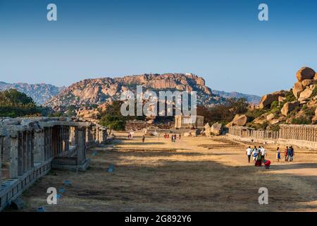 Hampi, Karnataka, Inde - 13 janvier 2020 : ruines de la civilisation de l'Empire Vijayanagara antique de Hampi belle vue sur les ruines étonnantes de Hampi. Hamp Banque D'Images