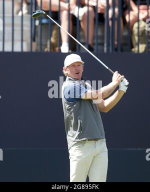 17 juillet 2021 ; Royal St Georges Golf Club, Sandwich, Kent, Angleterre ; The Open Championship, PGA Tour, European Tour Golf, troisième jour ; Brandt Snedeker (USA) atteint son premier trou Banque D'Images