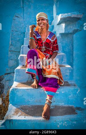 Hampi, Karnataka, Inde - 14 janvier 2020 : portrait d'une femme indienne du sud en robe traditionnelle. Banque D'Images