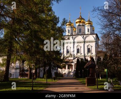 Monastère Joseph-Volokolamsk, le temple principal de la cathédrale de l'Assomption (Dormition). Village de Teryaevo, région de Moscou, Russie Banque D'Images