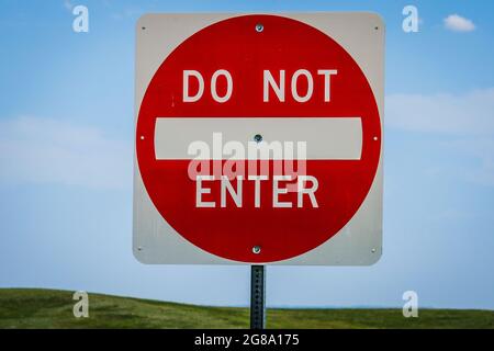 N'entrez pas les panneaux, US Interstate 90, Dakota du Sud, États-Unis. Banque D'Images