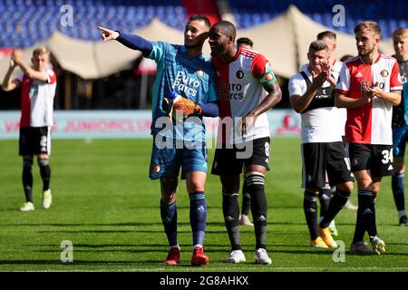 ROTTERDAM, PAYS-BAS - JUILLET 17 : gardien de but Justin Bijlow de Feyenoord, Leroy fer de Feyenoord lors du match de pré-saison entre Feyenoord et SV Werder Bremen au Stadion Feijenoord de Kuip le 17 juillet 2021 à Rotterdam, pays-Bas (photo de Yannick Verhoeven/Orange Pictures) Banque D'Images