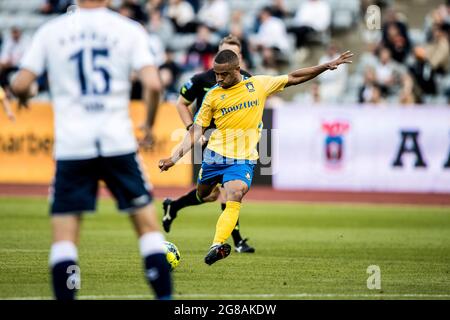 Aarhus, Danemark. 18 juillet 2021. Kevin Mensah (14) de Broendby SI on le voit pendant le match 3F Superliga entre Aarhus GF et Broendby IF au parc Ceres à Aarhus. (Crédit photo : Gonzales photo/Alamy Live News Banque D'Images