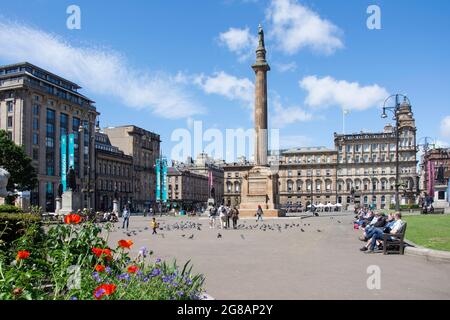 Chambre de commerce de Glasgow et monument Scott, George Square, Glasgow City, Écosse, Royaume-Uni Banque D'Images
