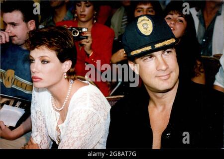 Steven Segal et son épouse Kelly LeBrock 1992 photo de John Barrett/PHOTOlink Banque D'Images