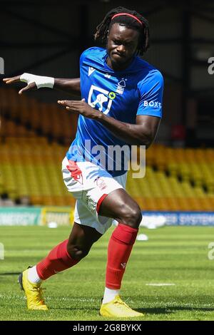 BURSLEM, ROYAUME-UNI. 17 JUILLET Baba Fernandes, de la forêt de Nottingham, se réchauffe avant le début du match d'avant-saison entre Port Vale et la forêt de Nottingham au parc Vale, à Burslom, le samedi 17 juillet 2021. (Credit: Jon Hobley | MI News) Credit: MI News & Sport /Alay Live News Banque D'Images