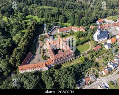 Vue aérienne de l'abbaye de Wechselburg en Saxe Banque D'Images