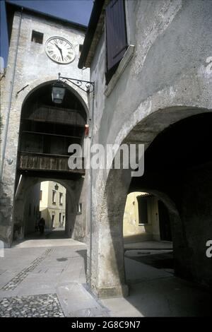 Spilimbergo, città friulana, le vie del centro storico Banque D'Images