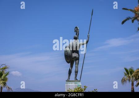 Statue d'Achille dans les jardins du palais Achilleion à Gatouri sur l'île de Corfou construite pour l'impératrice Elisabeth d'Autriche, connue sous le nom de Sisi, Grèce Banque D'Images