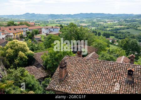Gabiano Monferrato toits collines Italie