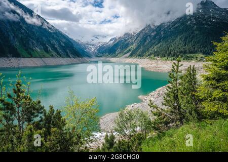 Schlegeis Stausee vue sur le lac depuis le sentier de randonnée de montagne. Zillertal, Autriche, Europe Banque D'Images