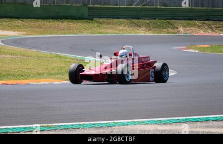 Vallelunga juin 12 2021, série Fx. Classique de l'ancienne Fiat Abarth voiture de course rétro en action Banque D'Images