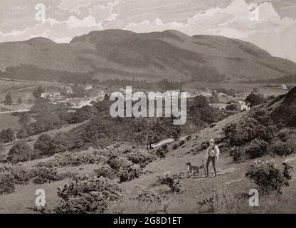 Vue de la fin du XIXe siècle d'un berger dans les collines au-dessus d'Abermoyle, un village dans le comté historique et le comté d'enregistrement de Perthshire et la région du conseil de Stirling, en Écosse associé à Sir Walter Scotts 'Lady of the Lake' et Rob Roy des romans de Waverley. Banque D'Images