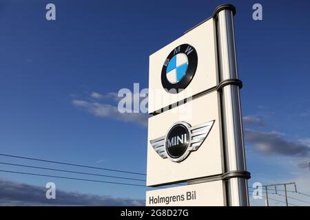 Logo BMW et Mini chez un concessionnaire BMW. Banque D'Images