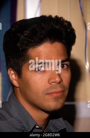 Esai Morales Circa années 80 crédit: Ralph Dominguez/MediaPunch Banque D'Images