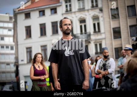 Communauté Emmaus Roya, Cedric Herrou photographié à l'occasion d'une action en faveur d'une grève de la faim par des personnes sans papiers occupant le Saint Jean-Baptiste Banque D'Images