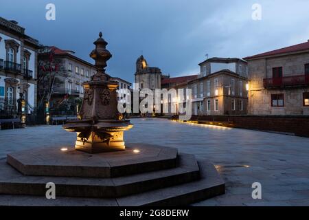 Plaza Alonso de Fonseca en Pontevedra. Real Basílica de Santa María a Maior. Banque D'Images