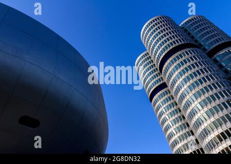 Munich, Allemagne - 08 25 2011: Détail architectural du musée BMW et du siège de Munich, Allemagne. Banque D'Images