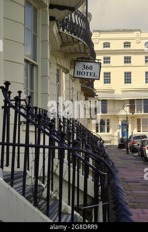Regency Square est un prestigieux complexe résidentiel du début du XIXe siècle sur le front de mer à Brighton. Les maisons sont maintenant classées Grade II Banque D'Images