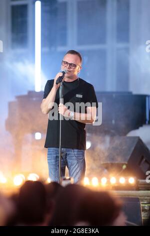 Turin, Italie. 19 juillet 2021. 19 juillet 2021, Stupinigi (Turin) Gigi DÕAlessio, célèbre chanteur et compositeur italien en concert au Stupinigi Sonic Park 2021. Credit: Nderim Kacili/Alamy Live News Banque D'Images