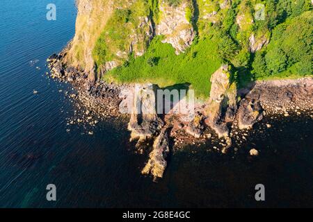 Vue aérienne des batteries des défenses côtières de la Seconde Guerre mondiale au sud de Sutor of Cromarty promontoire à l'entrée de Cromarty firth à Ross et Cromarty, en Écosse Banque D'Images