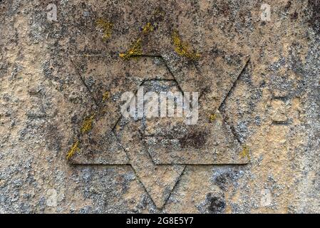 Étoile de David sur une pierre tombale, cimetière juif, Schnaittach, moyenne-Franconie, Bavière, Allemagne Banque D'Images