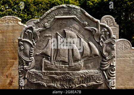 Pierres tombales parlants au cimetière de l'église Saint-Clemens, Nebel, Amrum, Nordfriesland, Schleswig-Holstein, Allemagne Banque D'Images