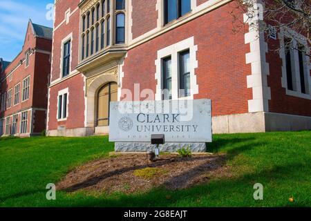 Panneau d'entrée de l'université Clark au 950 main Street à Worcester, Massachusetts, États-Unis. Banque D'Images