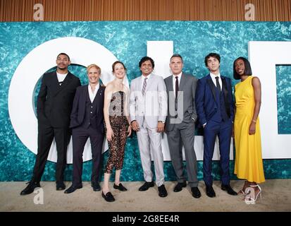 New York, États-Unis. 19 juillet 2021. Aaron Pierce, Gael Garc'a Bernal, Vicky Krieps, M. Night Shyamalan, Rufus Sewell, Alex Wolff et Nikki Amuka-Bird arrivent sur le tapis rouge à la première « Old » New York au Jazz au Lincoln Center le lundi 19 juillet 2021 à New York. Photo de John Angelillo/UPI crédit: UPI/Alay Live News Banque D'Images