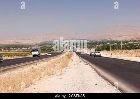 Route 67 (autoroute Ardekan-Shiraz), haute-montagne Zagros, Dalin, province de Fars, Iran, Perse, Asie occidentale, Asie Banque D'Images