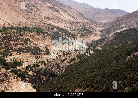 Paysage de la « bataille de la porte perse » présumée, Alexandre le grand et Perse, montagnes Zagros, banlieue de Yasuj, Iran, Perse, Asie occidentale, Asie Banque D'Images