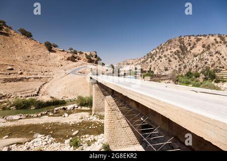 Branche supérieure de la rivière Fahliyan, montagnes Zagros, près de Nourabad, province de Fars, Iran, Perse, Asie occidentale, Asie Banque D'Images