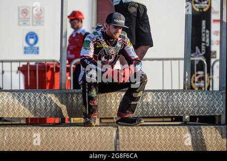 PETERBOROUGH, ROYAUME-UNI. 19 JUILLET le pilote de Belle vue BikeRight Aces Brady Kurtz est d'humeur réfléchie lors du match de SGB Premiership entre Peterborough et Belle vue Aces au champ de foire de l'est de l'Angleterre, Peterborough, le lundi 19 juillet 2021. (Credit: Ian Charles | MI News) Credit: MI News & Sport /Alay Live News Banque D'Images