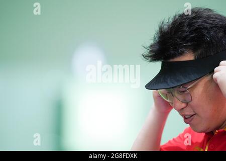 Tokyo, Japon. 20 juillet 2021. Le tireur chinois Pang Wei participe à une séance d'entraînement au stand de tir d'Asaka à Tokyo, Japon, le 20 juillet 2021. Credit: JU Huanzong/Xinhua/Alamy Live News Banque D'Images