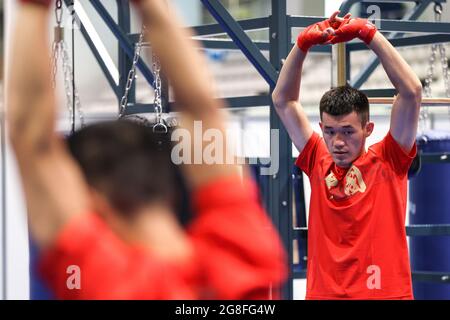 (210720) -- TOKYO, 20 juillet 2021 (Xinhua) -- le boxeur chinois Chen Daxiang assiste à une séance de formation avant les Jeux Olympiques de Tokyo 2020 à Tokyo, au Japon, le 20 juillet 2021. (Xinhua/ou Dongqu) Banque D'Images