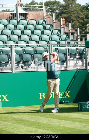 Sunningdale, Berkshire, Royaume-Uni. 20 juillet 2021. Préparatifs pour le début du Championnat Senior Open (golf) soutenu par Rolex ici Jean Van de Velde (FR) teeÕs Off dans le crédit Pro-Am: Motofoto/Alamy Live News Banque D'Images