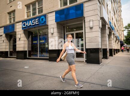 Une succursale de JP Morgan Chase Bank à New York le dimanche 11 juillet 2021. (© Richard B. Levine) Banque D'Images