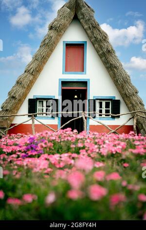 Maison traditionnelle à Santana, Madère, Portugal, Atlantique, Europe Banque D'Images