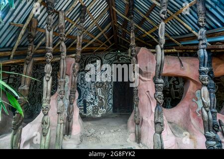 Maison sacrée dans le bosquet sacré d'Osun-Osogbo, site classé au patrimoine mondial de l'UNESCO, État d'Osun, Nigeria, Afrique de l'Ouest, Afrique Banque D'Images