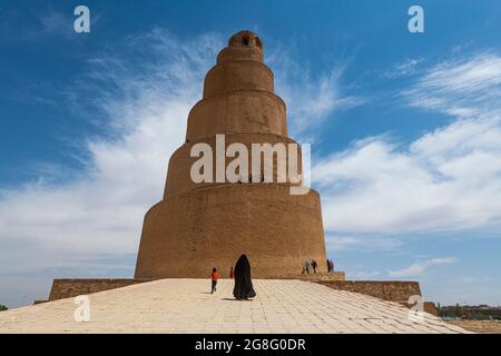 Minaret en spirale de la Grande Mosquée de Samarra, site classé au patrimoine mondial de l'UNESCO, Samarra, Irak, Moyen-Orient Banque D'Images