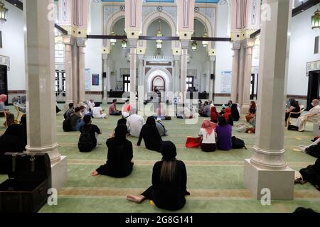 Visite de la mosquée de Jumeirah, Dubaï. Émirats arabes Unis, Moyen-Orient Banque D'Images