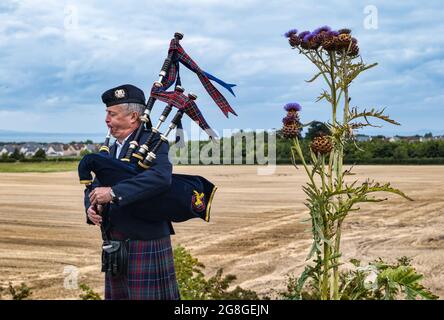 Piper jouant des cornemuses à la cérémonie de commémoration de la bataille de Pinkie Cleugh, East Lothian, Écosse, Royaume-Uni Banque D'Images