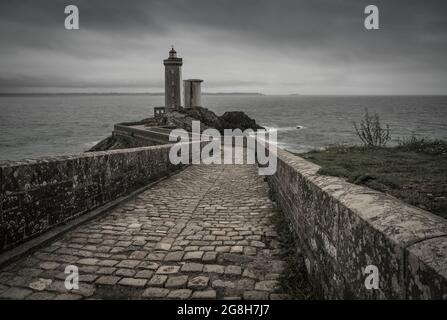 Phare du petit minou sur la côte atlantique française. Banque D'Images