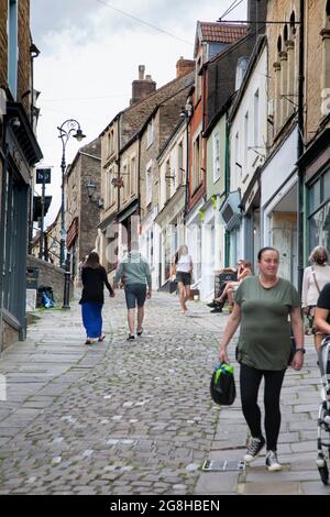 Catherine Hill, une rue piétonne sur une colline escarpée dans la petite ville anglaise de Frome, Somerset, Royaume-Uni Banque D'Images