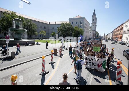 AM 13. Septembre 2019 haben einige Hundert junge Menschen für eine bessere Klimapolitik demostriert. Sie riefen auch zum globalen Klimastreik in einer Woche auf. (Photo par Alexander Pohl/Sipa USA) crédit: SIPA USA/Alay Live News Banque D'Images