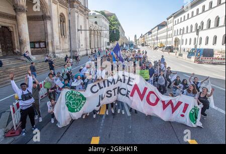 AM 13. Septembre 2019 haben einige Hundert junge Menschen für eine bessere Klimapolitik demostriert. Sie riefen auch zum globalen Klimastreik in einer Woche auf. (Photo par Alexander Pohl/Sipa USA) crédit: SIPA USA/Alay Live News Banque D'Images